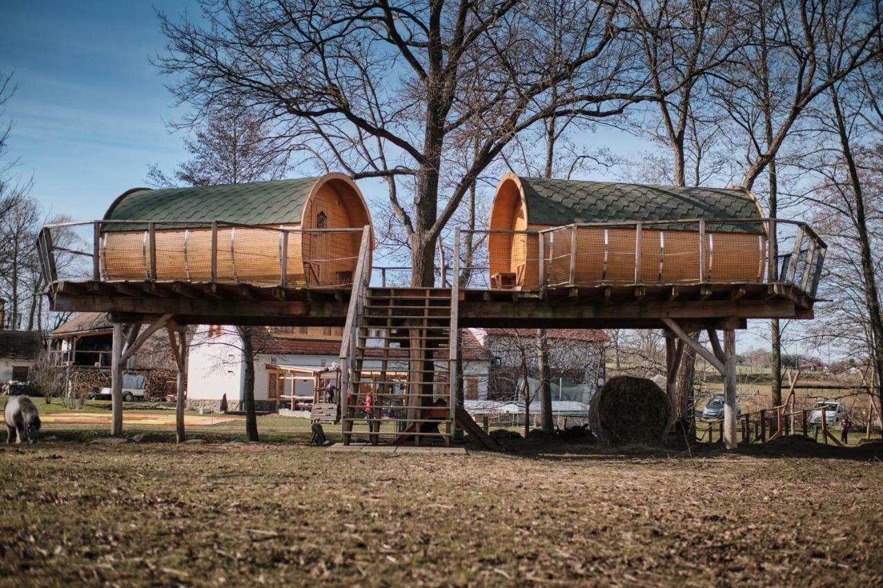 Viking Houses Strnadovsky Mlyn Jesenice  Zewnętrze zdjęcie